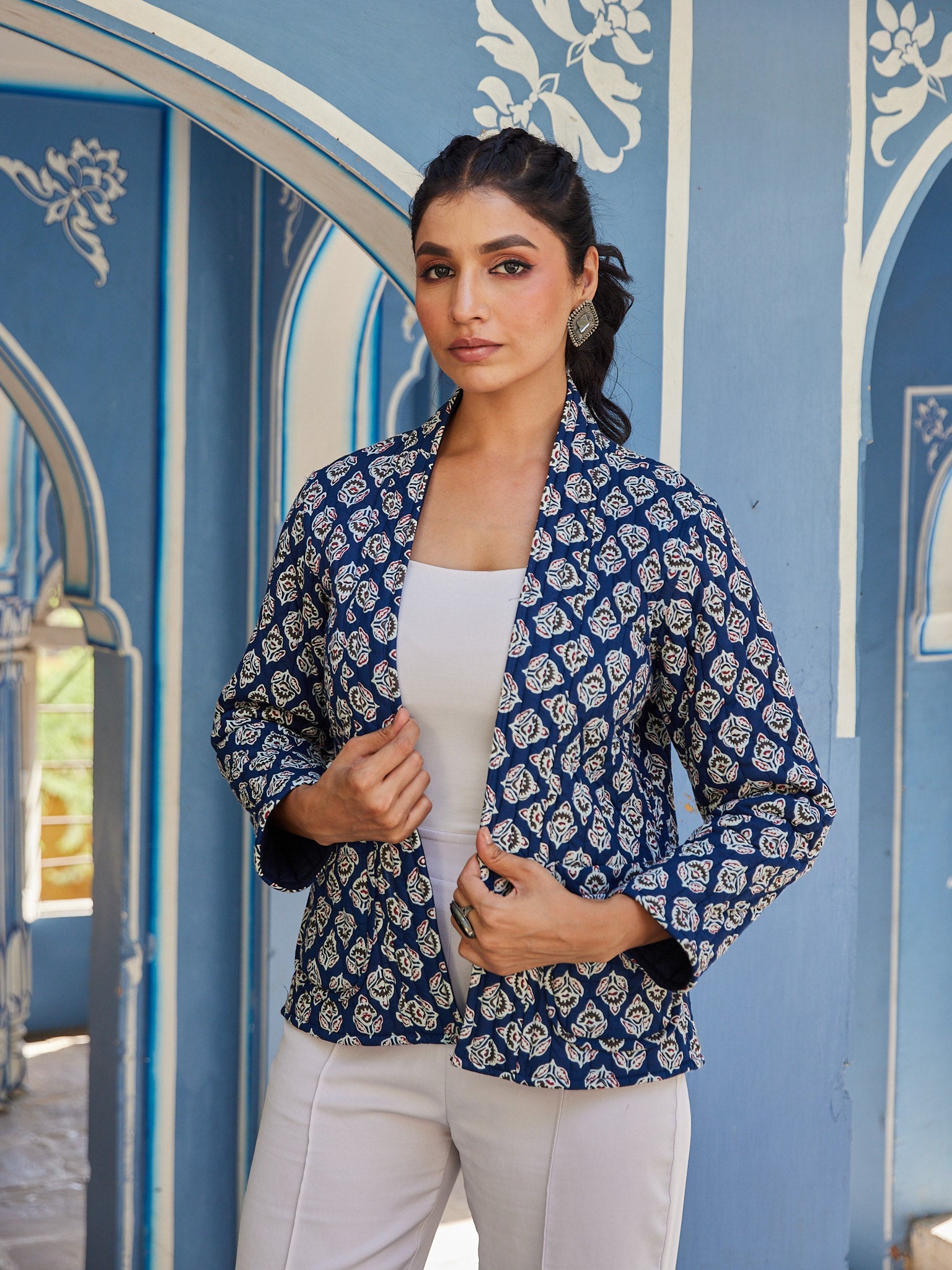 Cotton Women's Quilted Blue-White Floral Fullsleeves Jacket