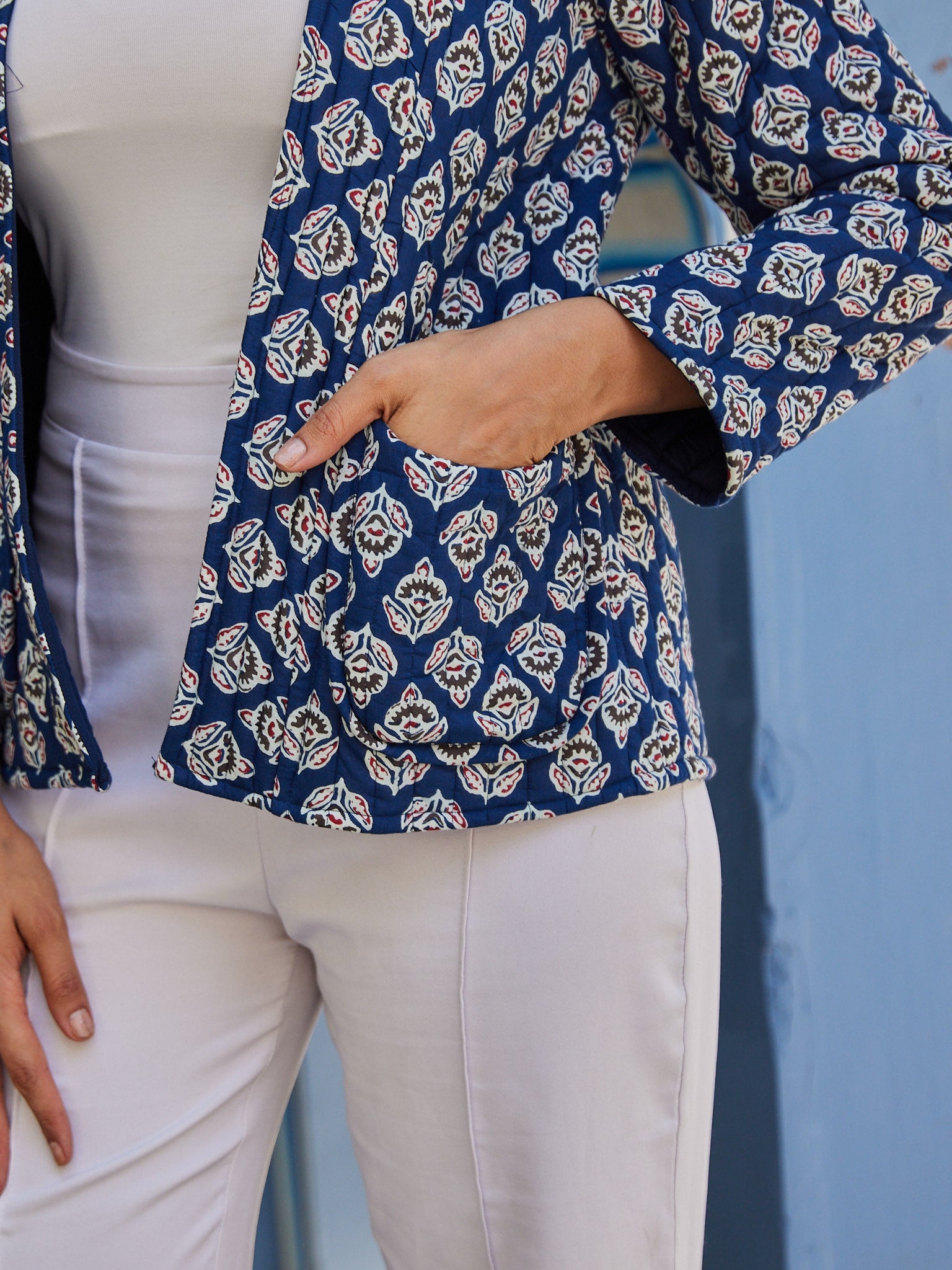 Cotton Women's Quilted Blue-White Floral Fullsleeves Jacket