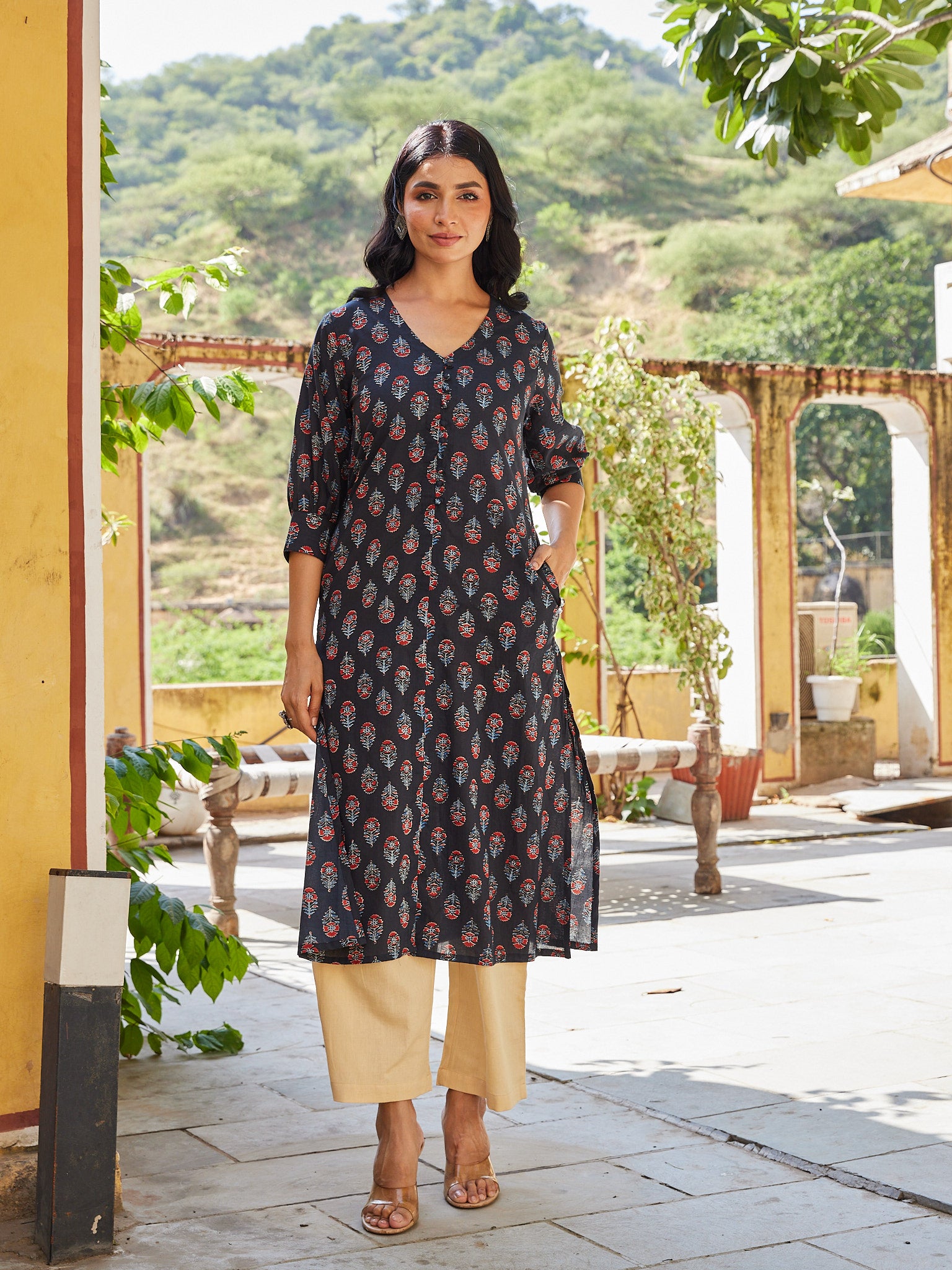 Cotton Women's Black-Red Floral Long Kurti