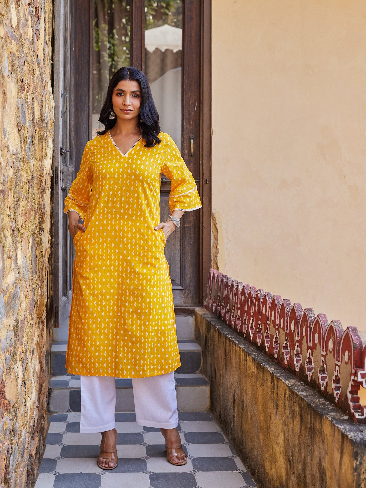 Cotton Women's Yellow-White Geometric Long Kurti