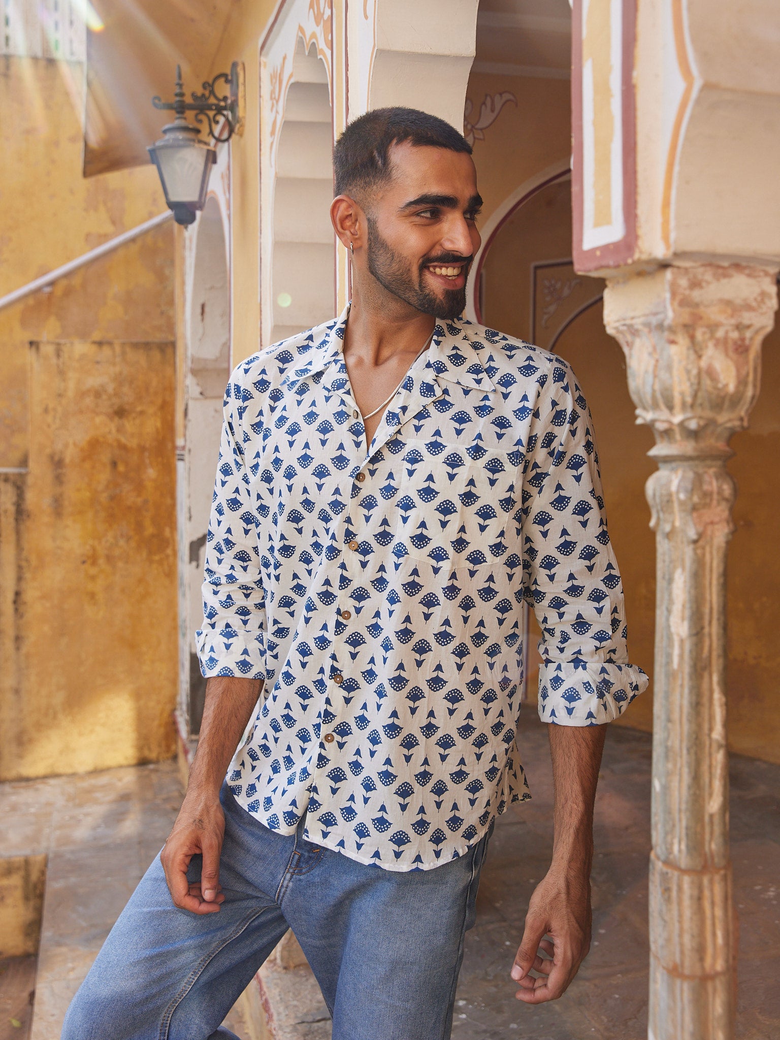 Cotton Men's Fullsleeves Blue Floral Print Shirt