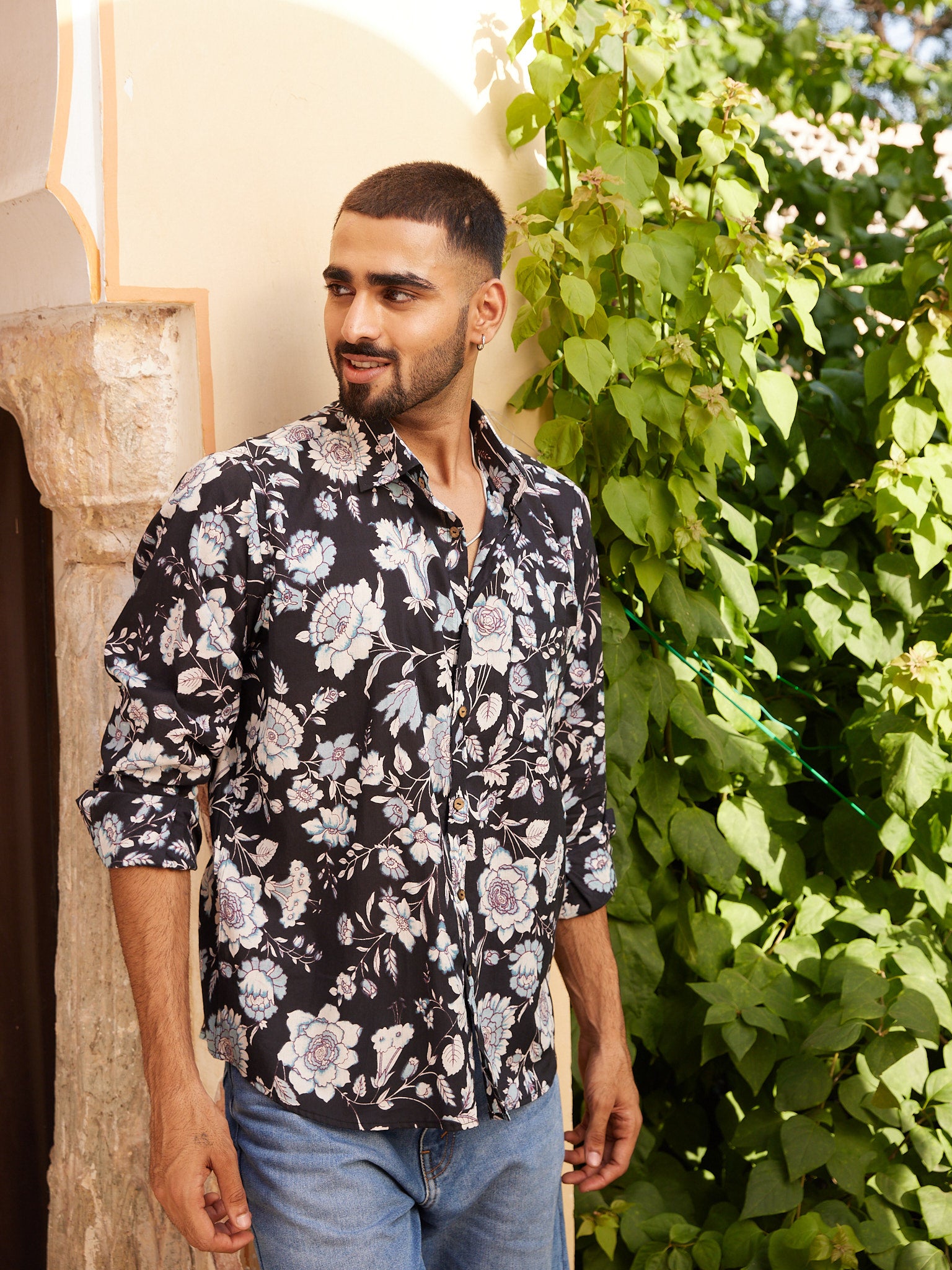 Cotton Black-White Floral Men's Full Sleeves Shirt