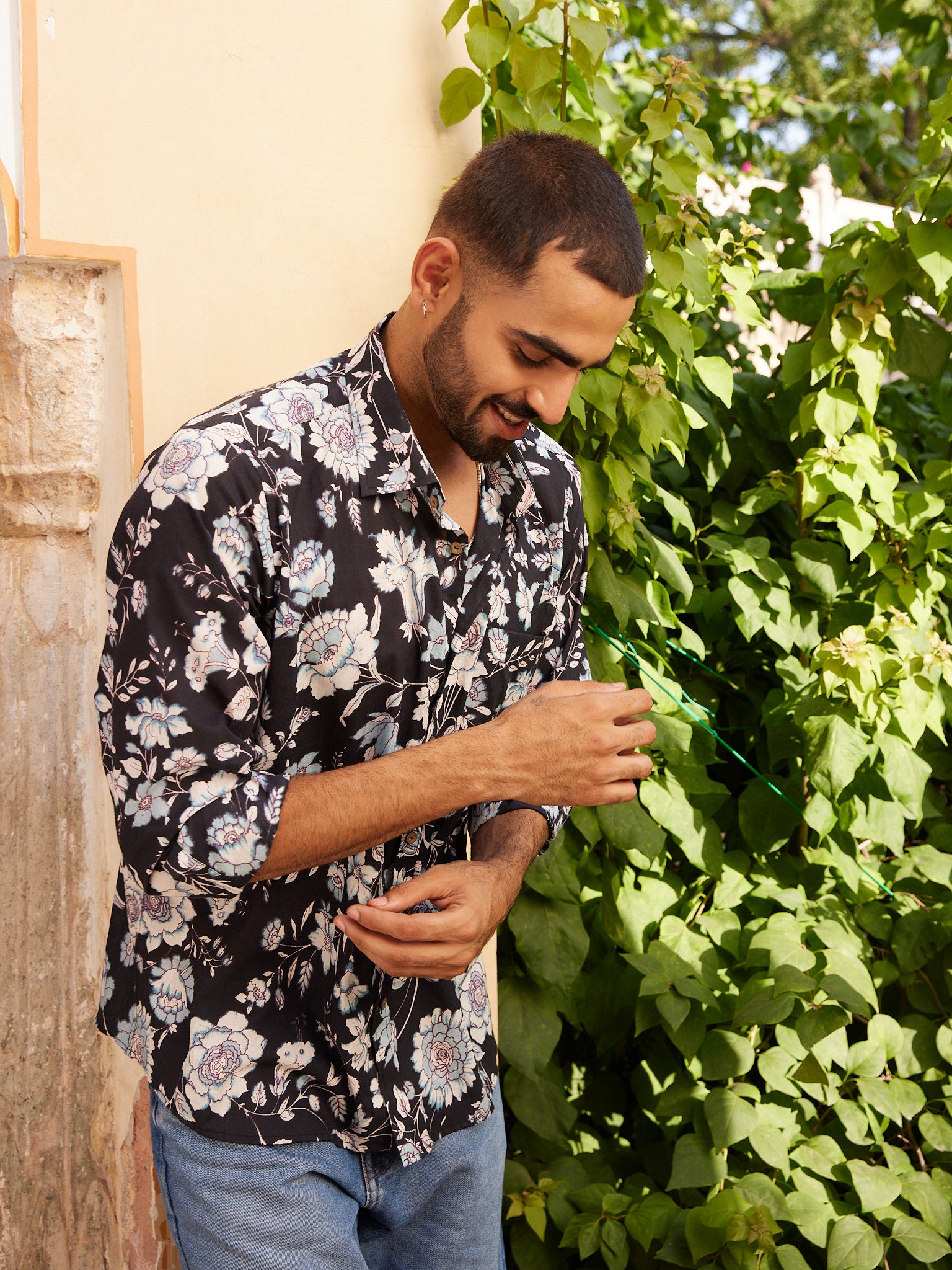 Cotton Black-White Floral Men's Full Sleeves Shirt