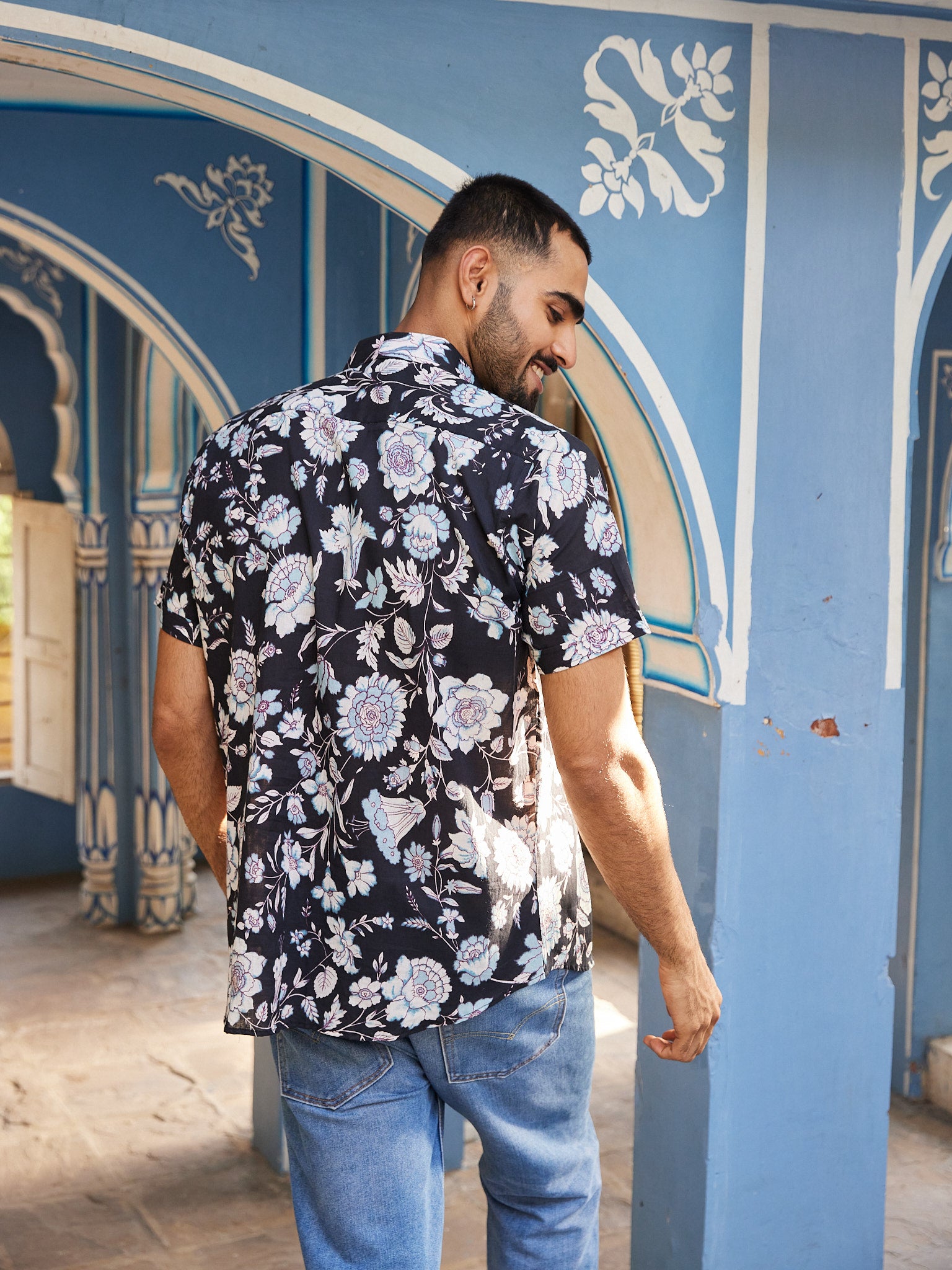 Cotton Black-White Floral Men's Half Sleeves Shirt