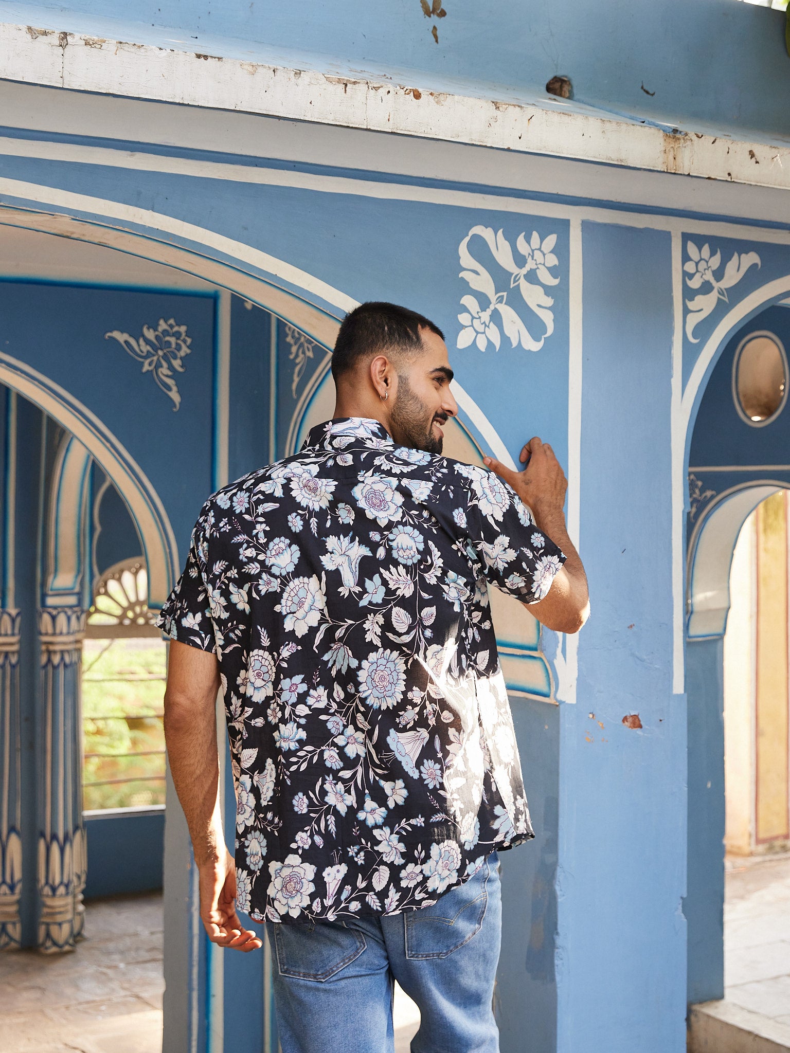 Cotton Black-White Floral Men's Half Sleeves Shirt