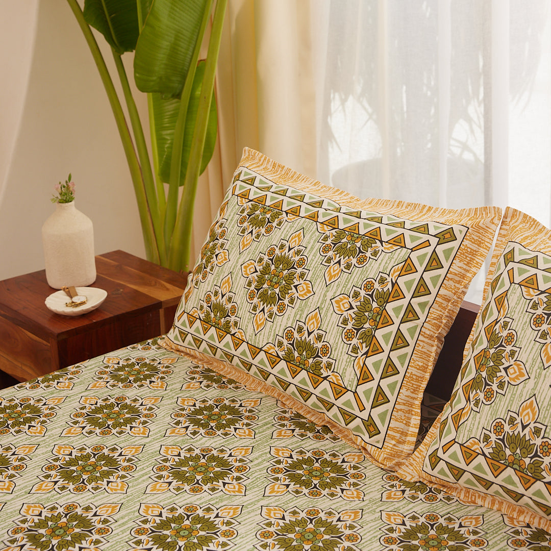 Cotton Queen Size Bedsheet Green-Orange Palmette Print