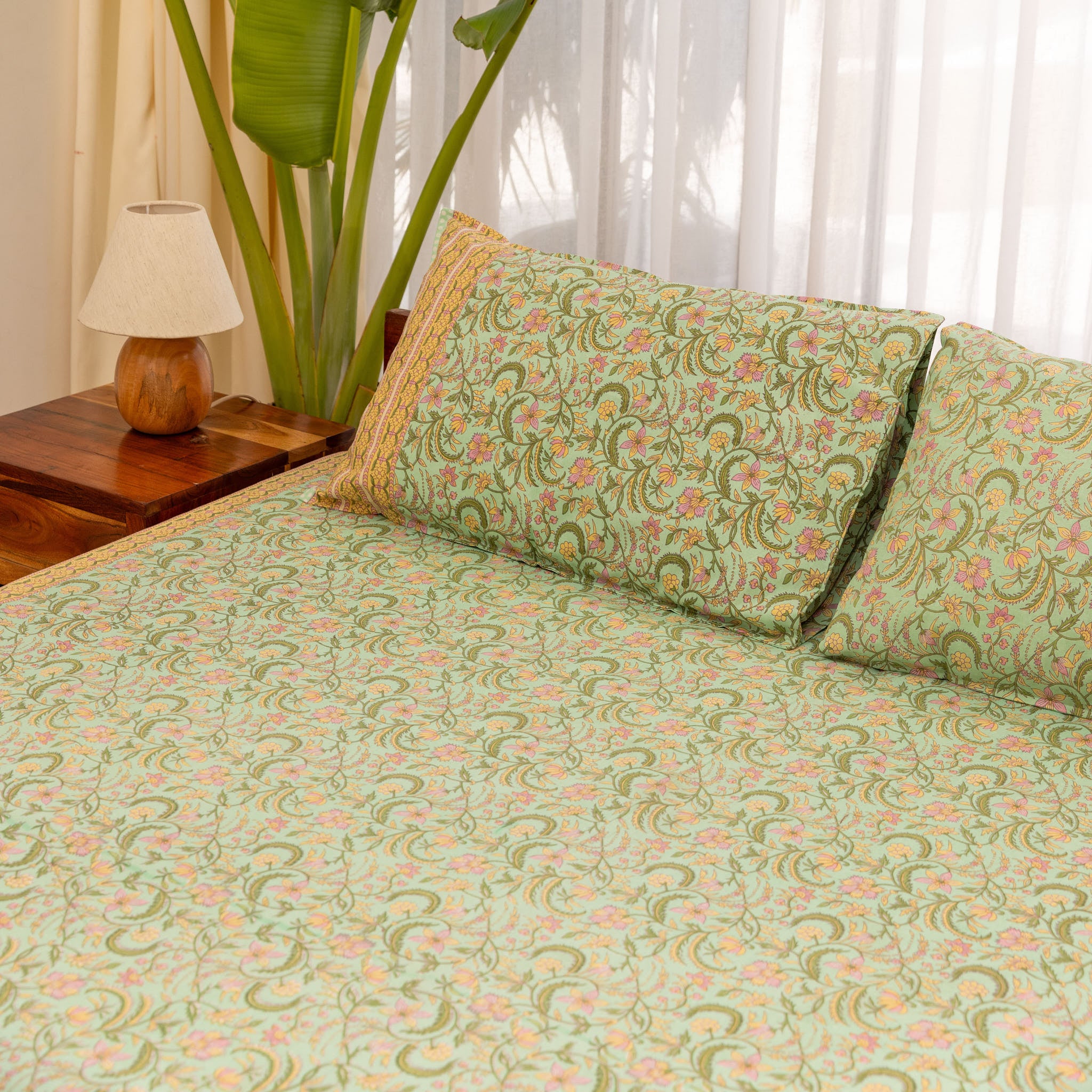 Cotton Light Green-Pink Floral Queen Size Bedsheet