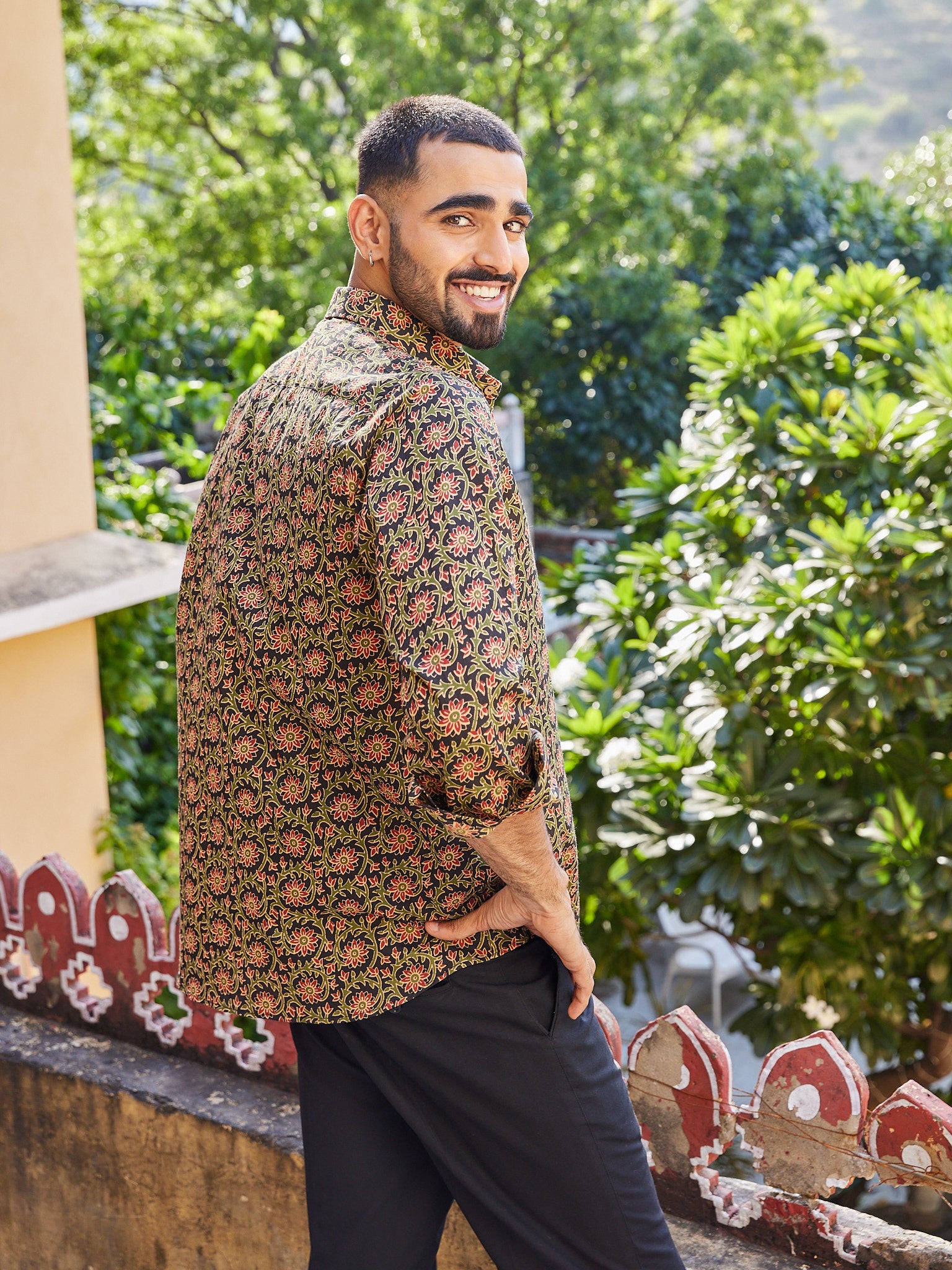 Cotton Black Green Floral Jaal Men's Fullsleeves Shirt